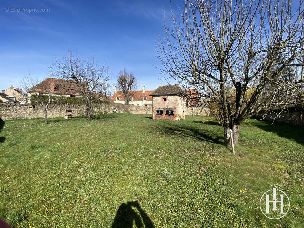 Maison à CHARENTON-DU-CHER