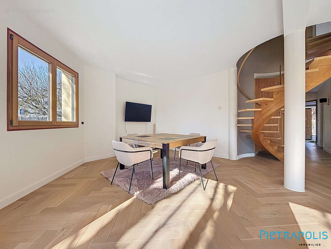 Maison à VERSONNEX