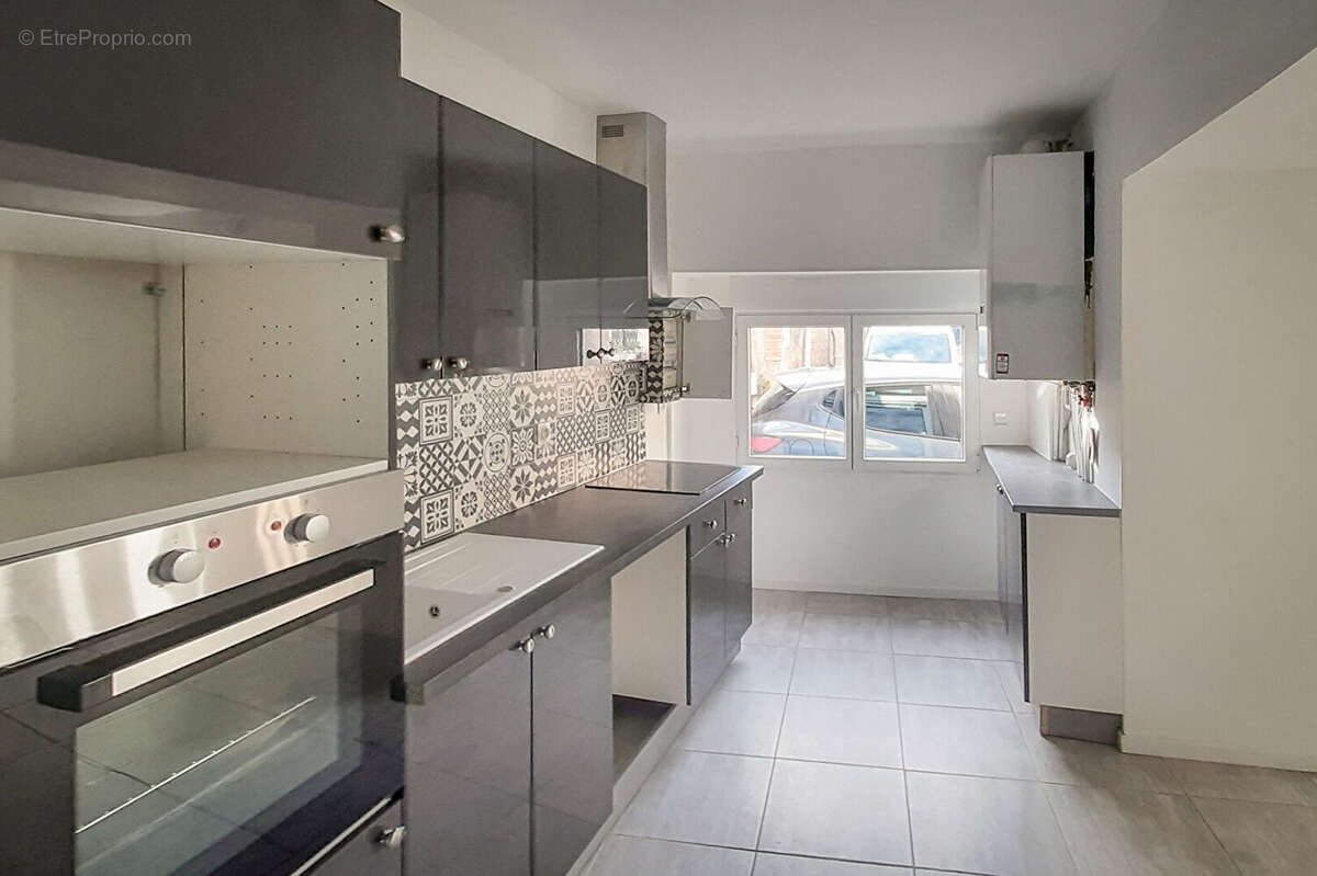 CARCASSONNE - VILLALBE Maison de village T5 104m² rénovée et déjà louée - photo 4