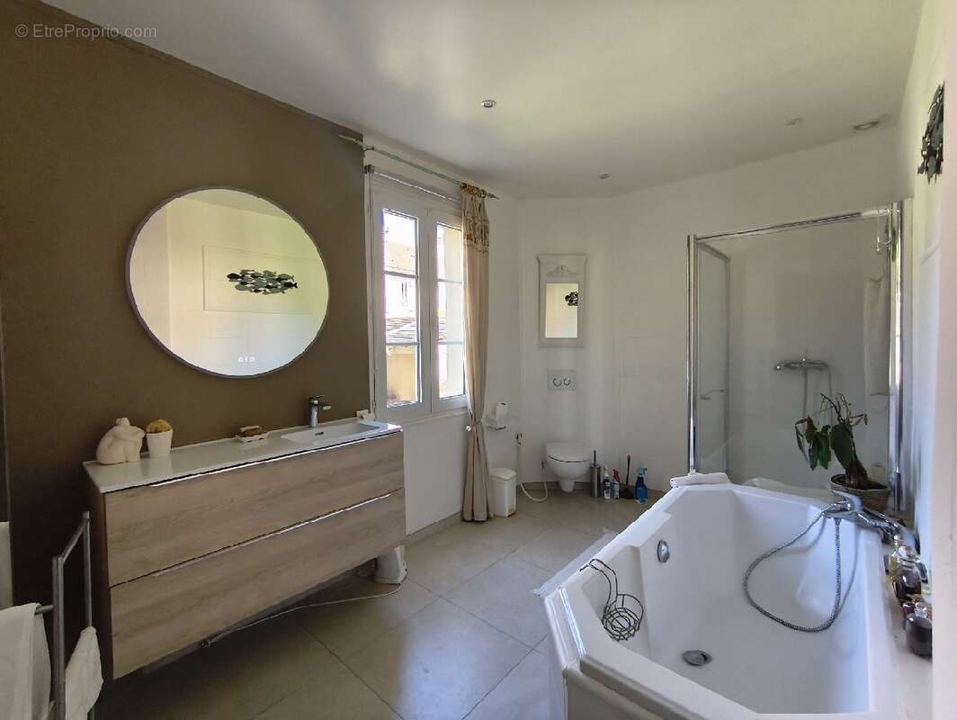 Maison 222 m² à Nesles-La-Vallee  - photo 5