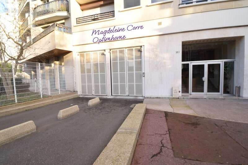 Parking à PARIS-20E