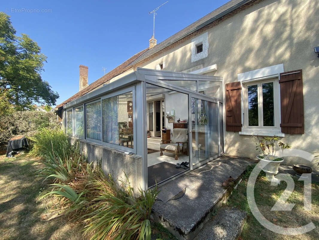 Maison 4 pièces 105 m² à vendre à Sury-En-Vaux (18300) - photo 15