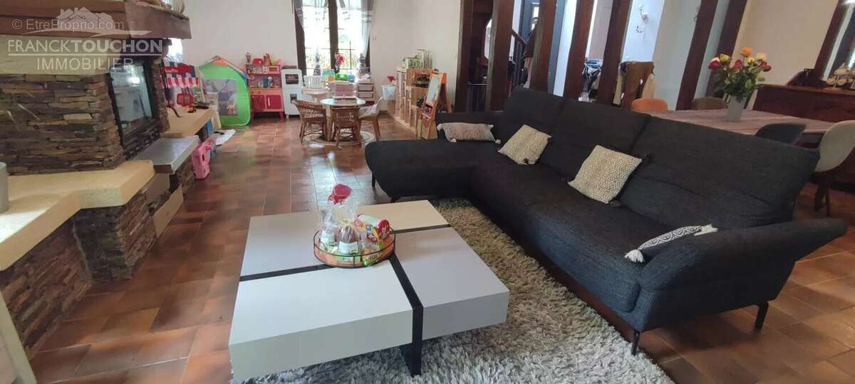 Maison à FERRIERES-EN-GATINAIS