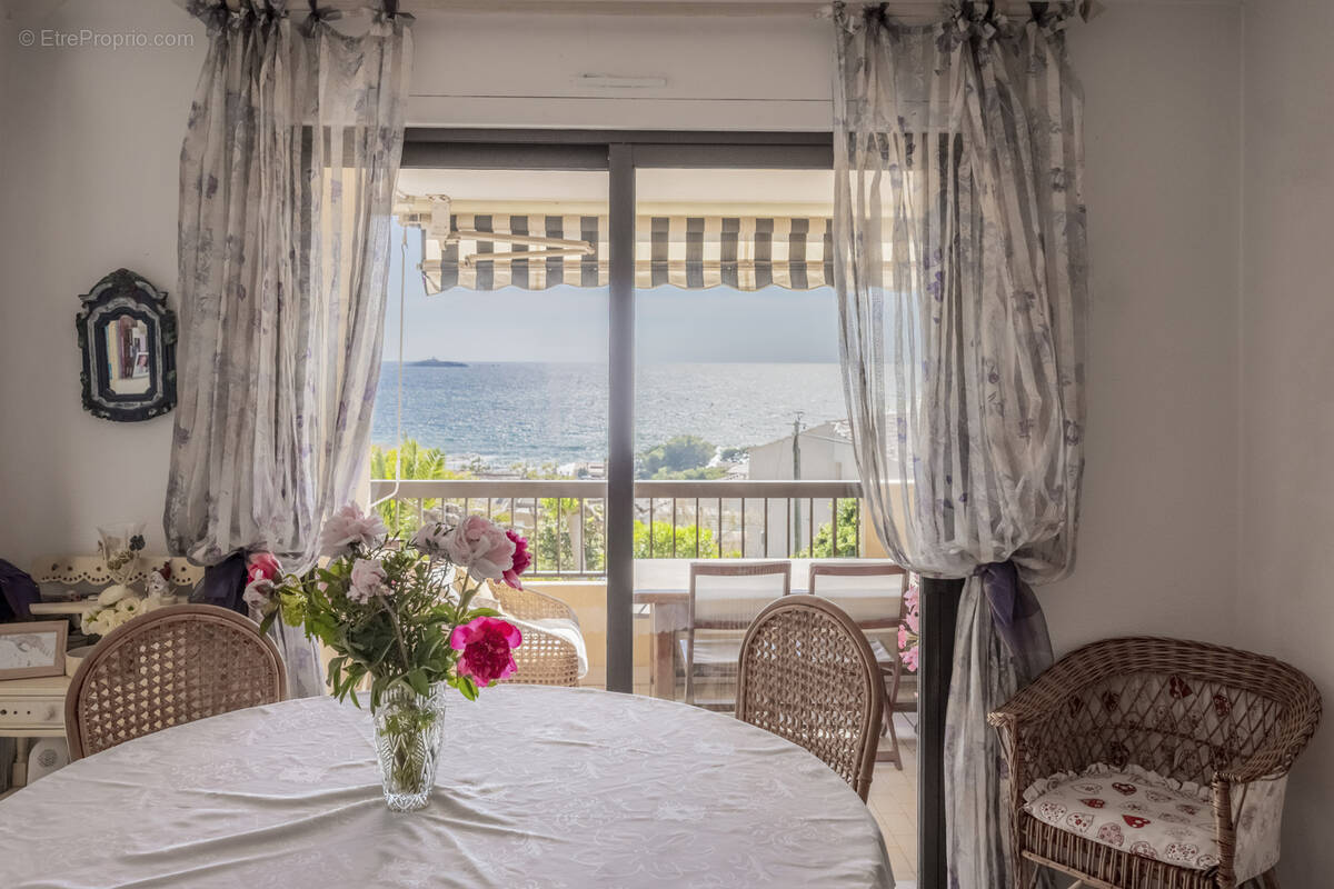 Appartement à SIX-FOURS-LES-PLAGES