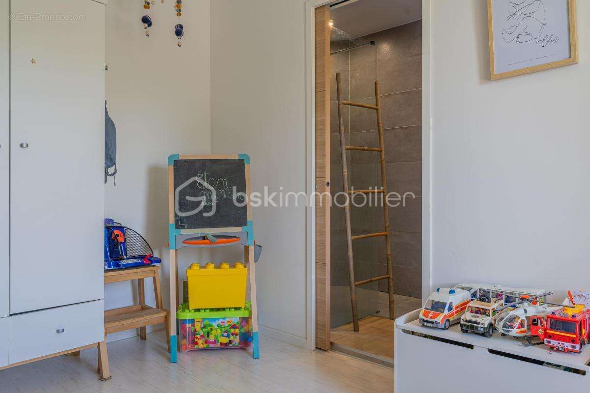 Appartement à PRINGY