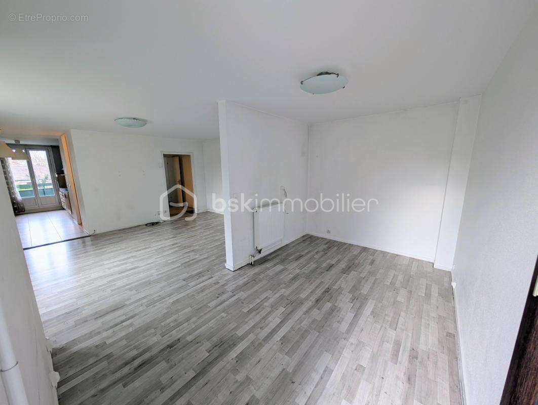 Appartement à LOGNES