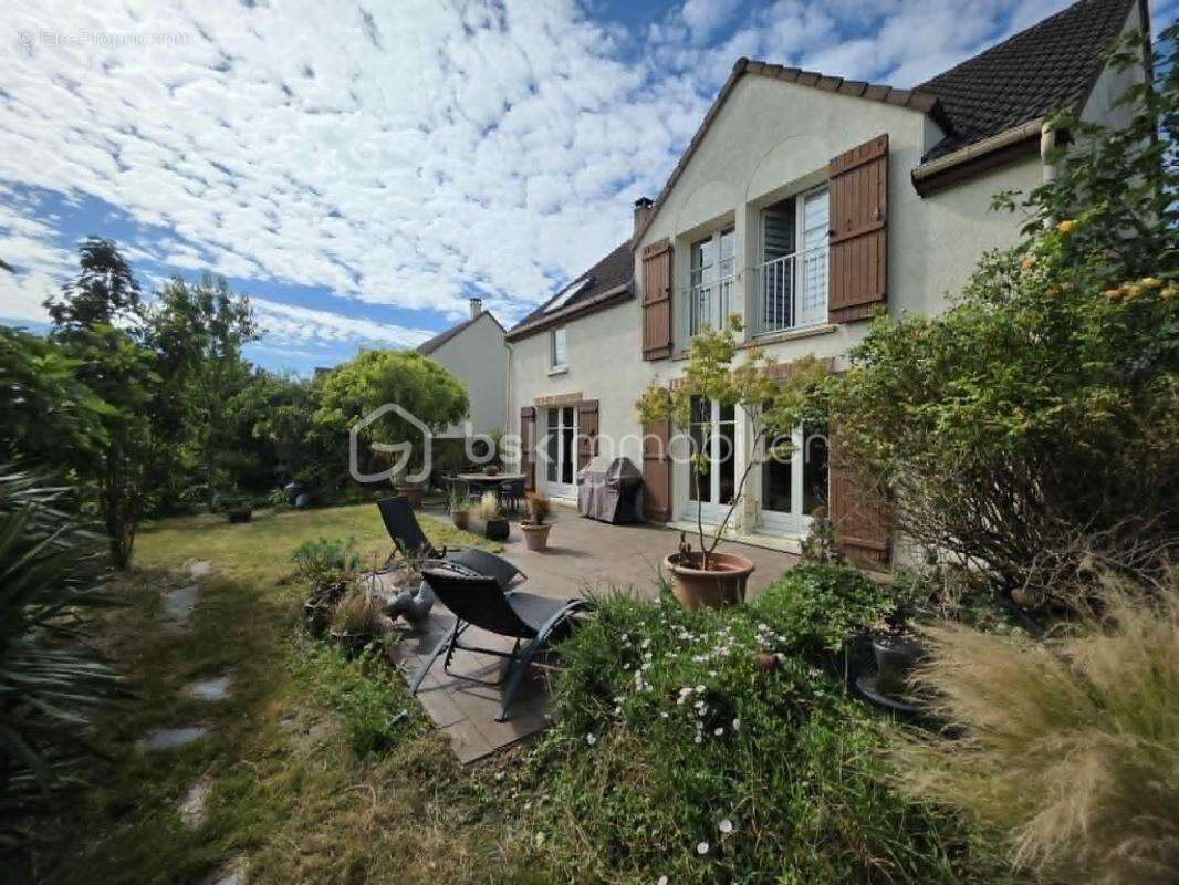 Maison individuelle familiale de 145,62 m² – 5 chambres – Bords de Marne - 2 grands GARAGES - photo 2