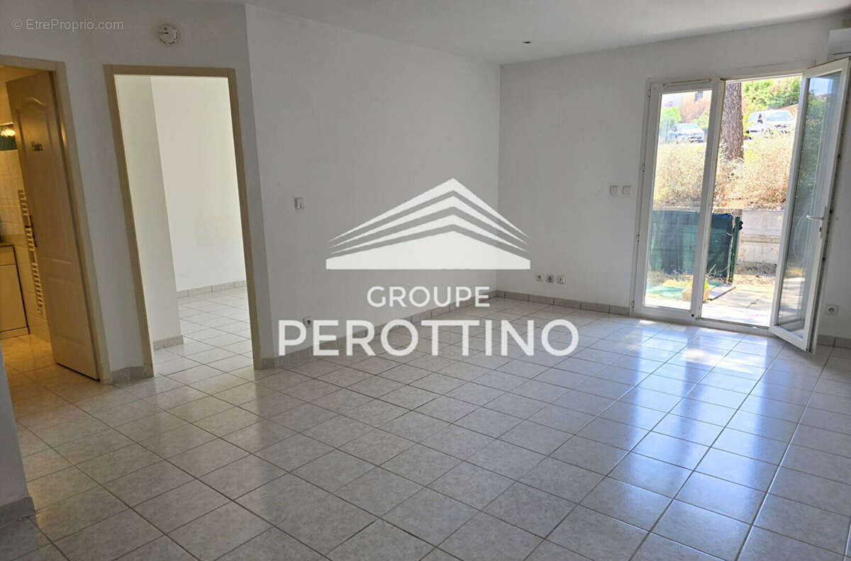 Appartement à PEYPIN