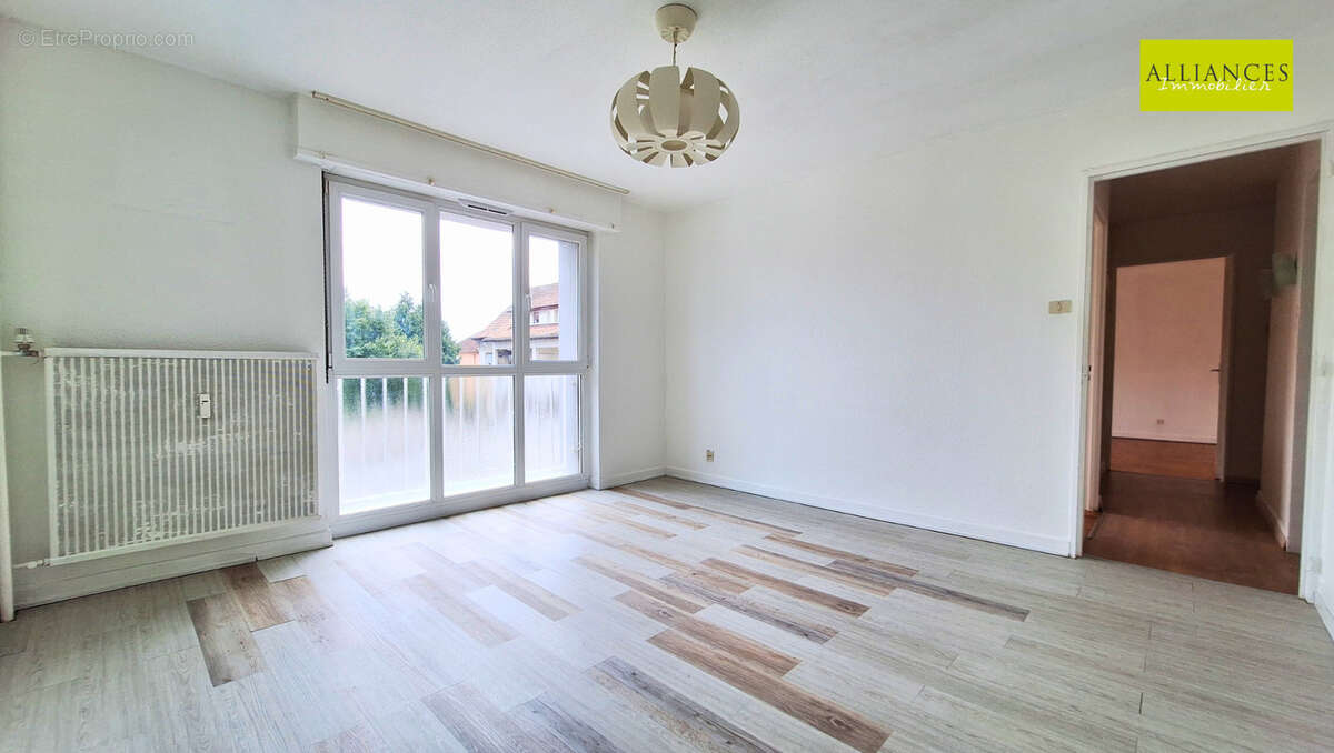 Appartement 4 pièces de 77.77 m2 avec loggia, ascenseur et cave - photo 2