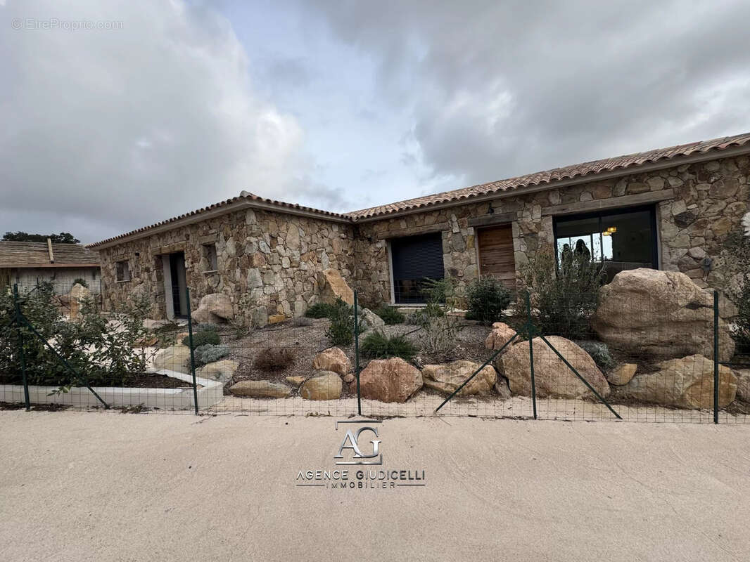 Somptueuse bergerie 4 pièces de 135m2 avec piscine - photo 2