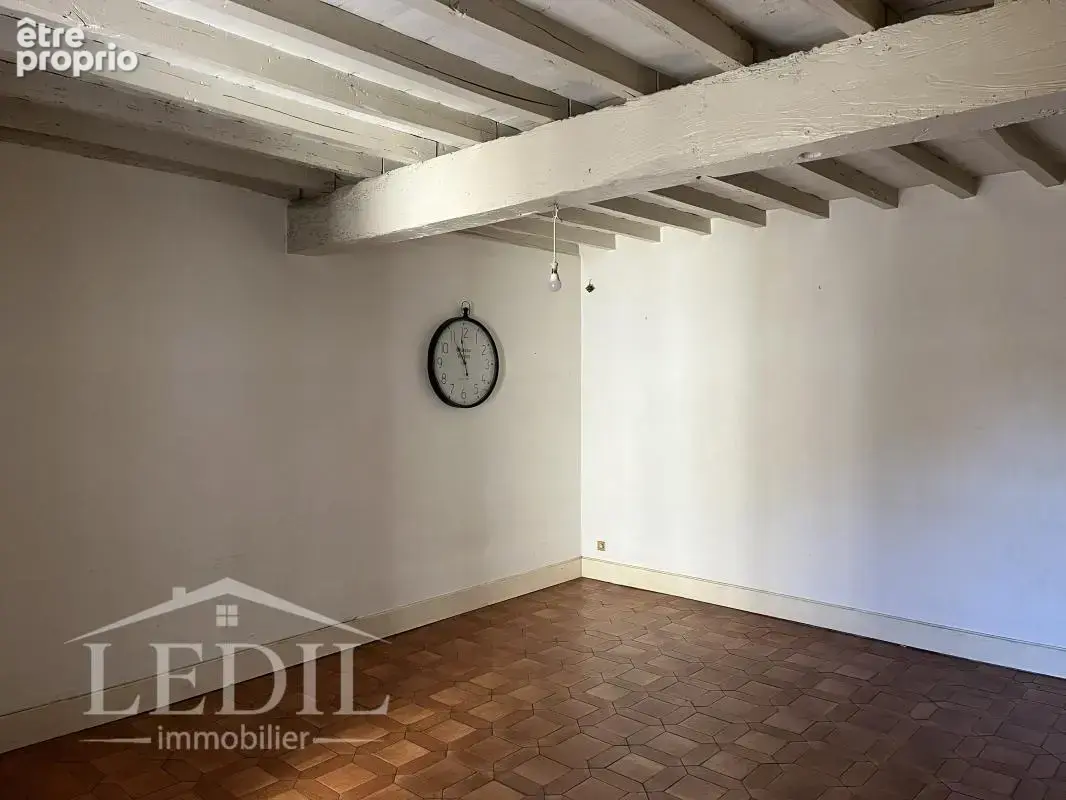 Immeuble avec jardinet et garage - photo 3