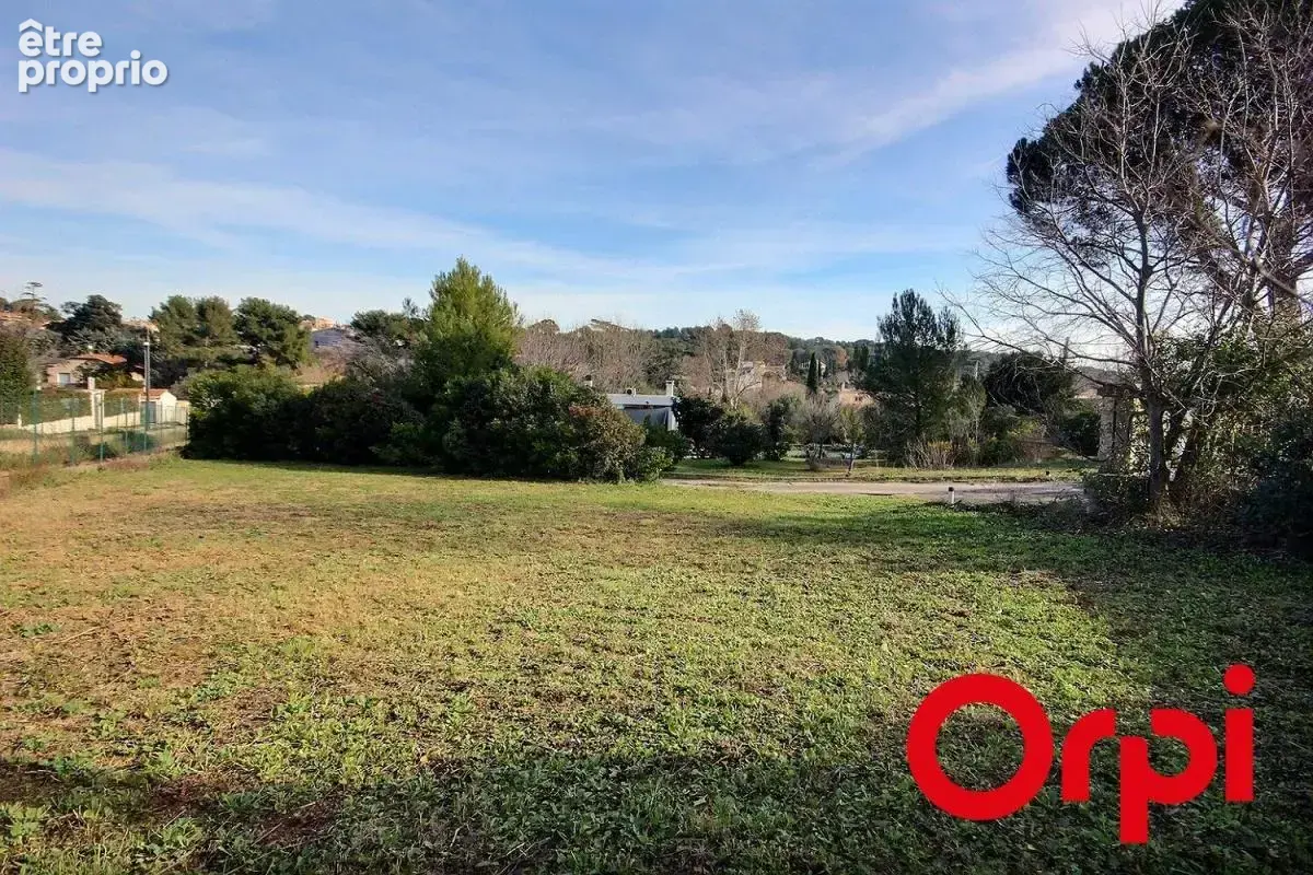 VILLA T6 (T4 + T2) sur 2700m² de terrain - Marseille 12ème - photo 5