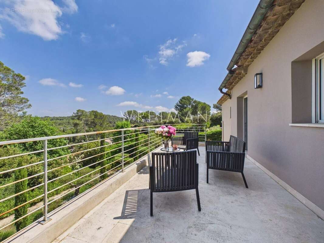 Maison à MOUGINS