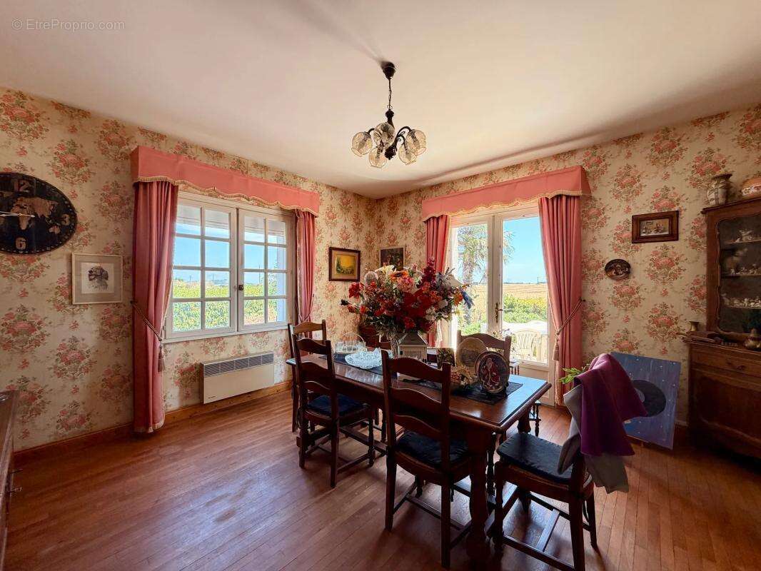 Maison de 5 pièces de 164 m² situé à Irais - photo 8