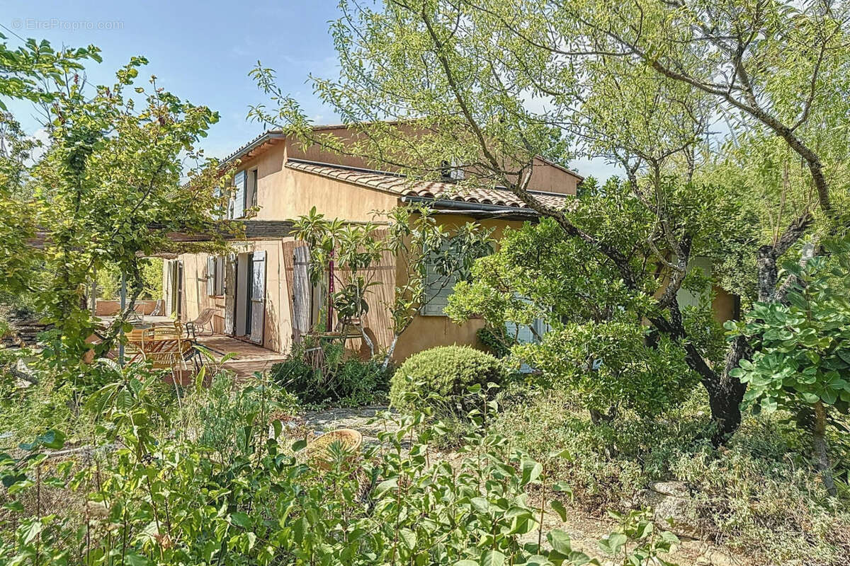 Maison à SAIGNON