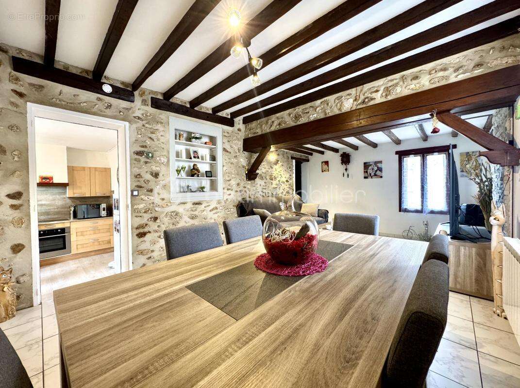 Maison à VIELS-MAISONS