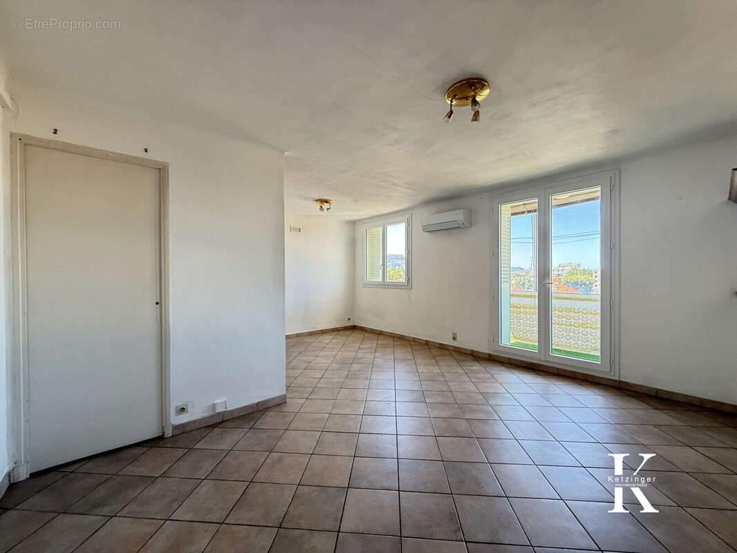 Appartement à MARSEILLE-9E