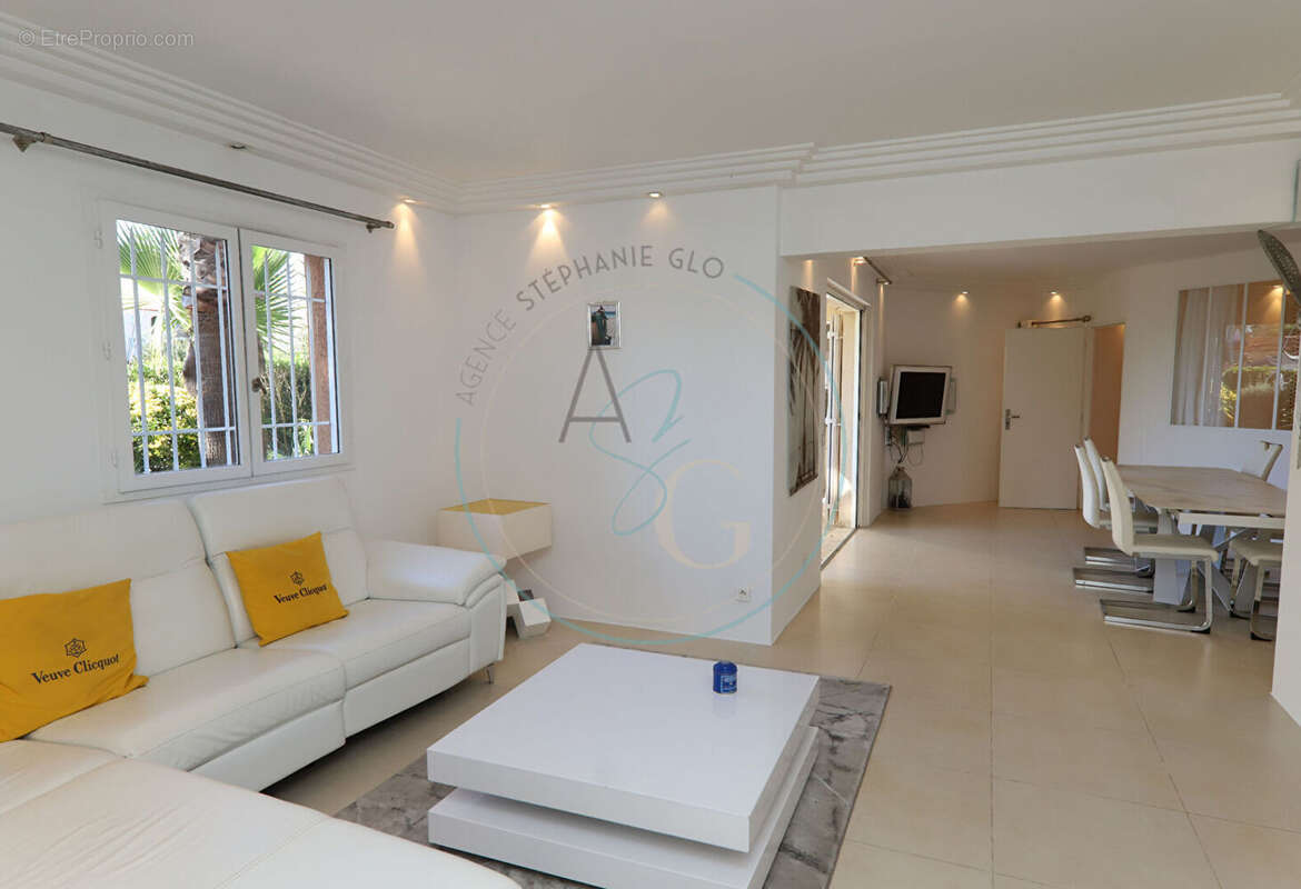 Appartement à COGOLIN