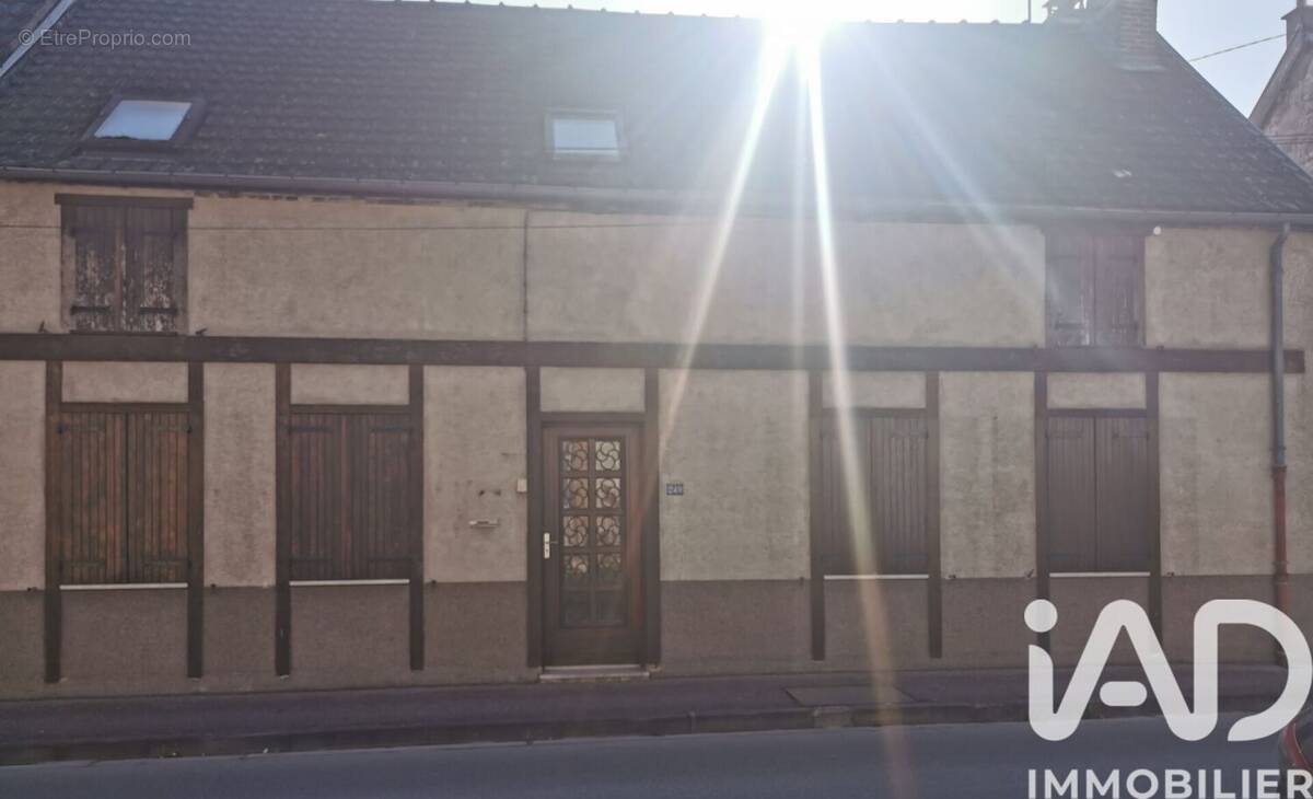 Photo 1 - Maison à FERE-CHAMPENOISE