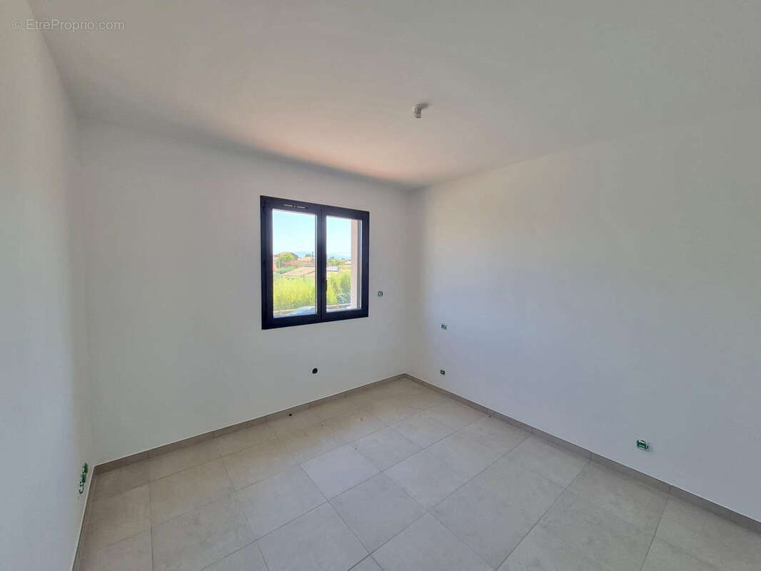 Villa 4 pièces récente avec garage et jardin - photo 6