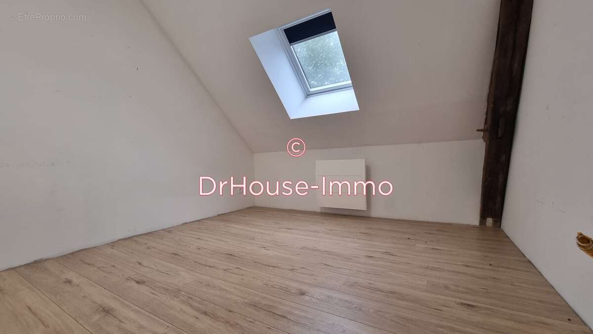 Maison à VICQ-EXEMPLET