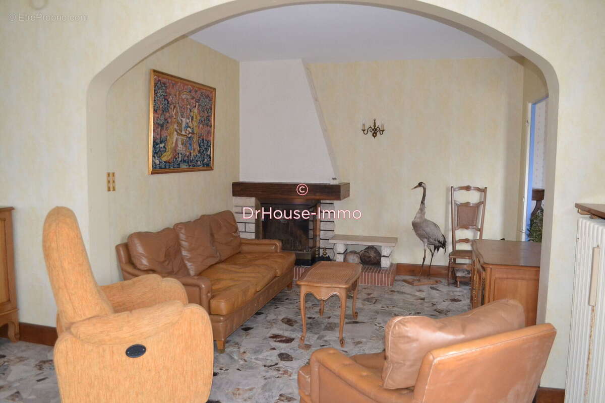 Maison à NEUILLY-EN-DUN