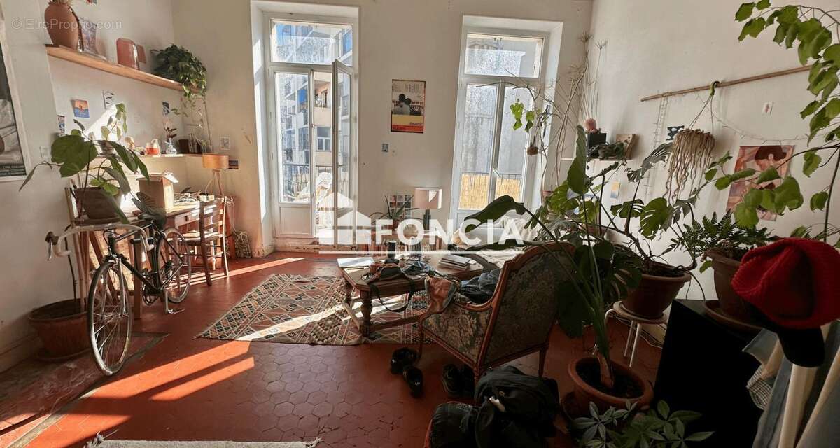 Appartement à MARSEILLE-6E