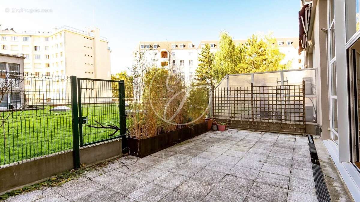 Appartement à PARIS-19E