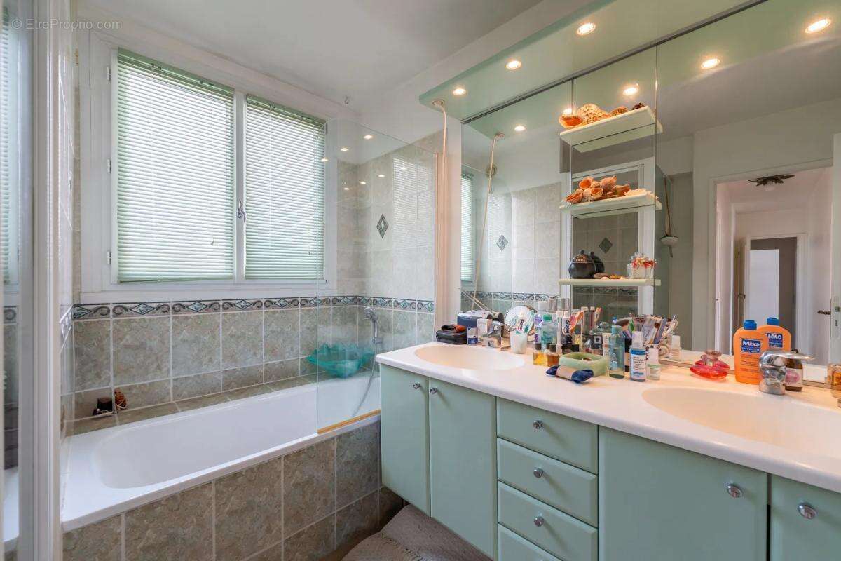 Appartement à ASNIERES-SUR-SEINE