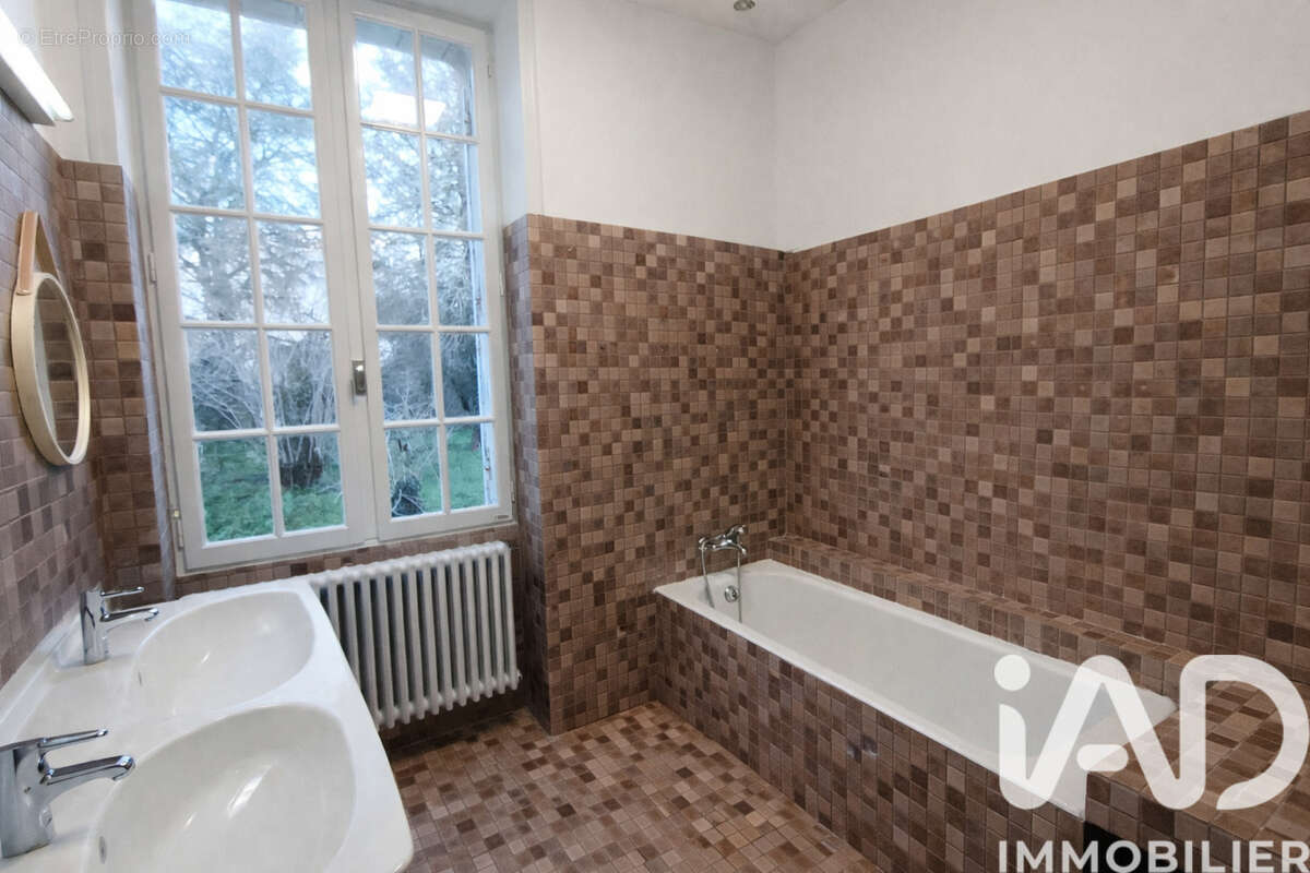 Maison 138 m² à Chenaud  - photo 5