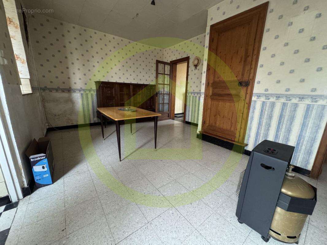 Maison à MAULDE