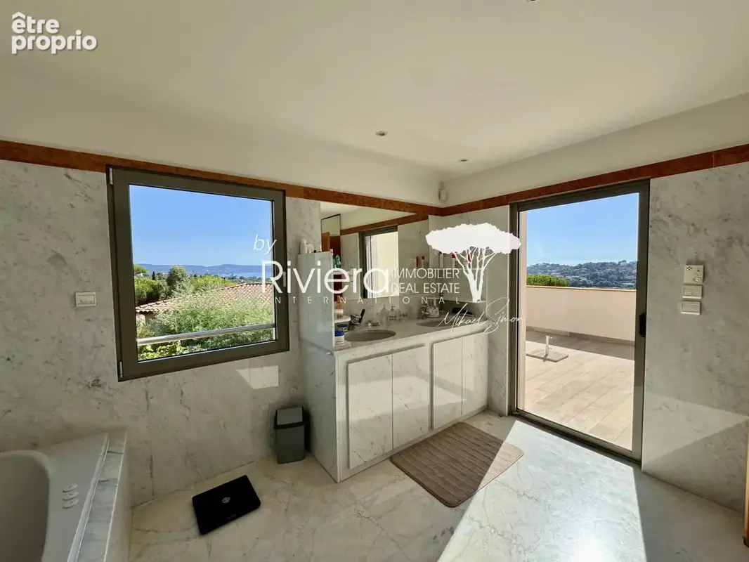 CAVALAIRE - Propriété 486m2 avec piscine et vue mer ! - photo 29