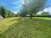 Terrain à LE PUISET-DORE