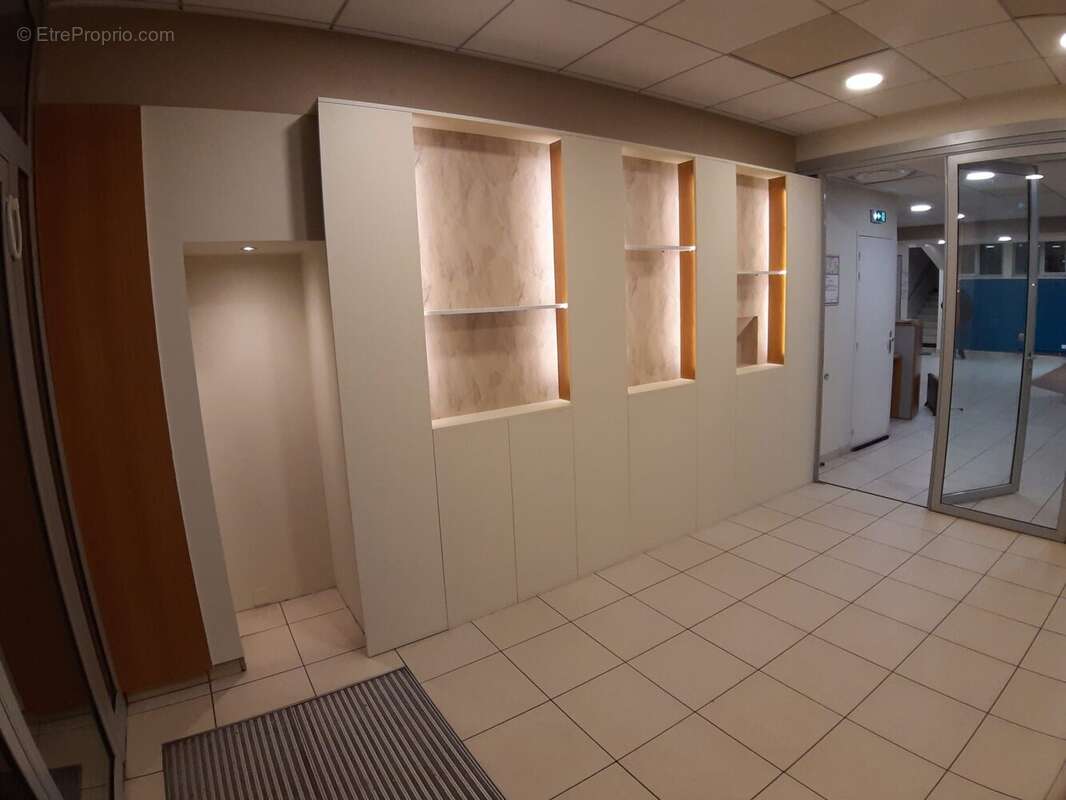 Commerce 228 m² à Saint-Die-Des-Vosges  - photo 4