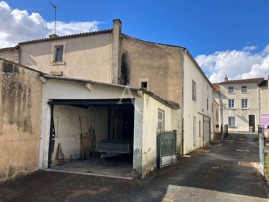 Maison à L&#039;HERMENAULT