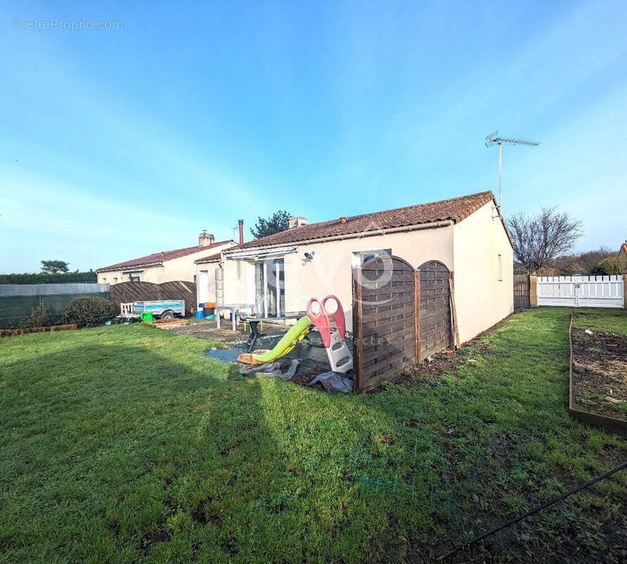 Maison à SAINT-COLOMBAN