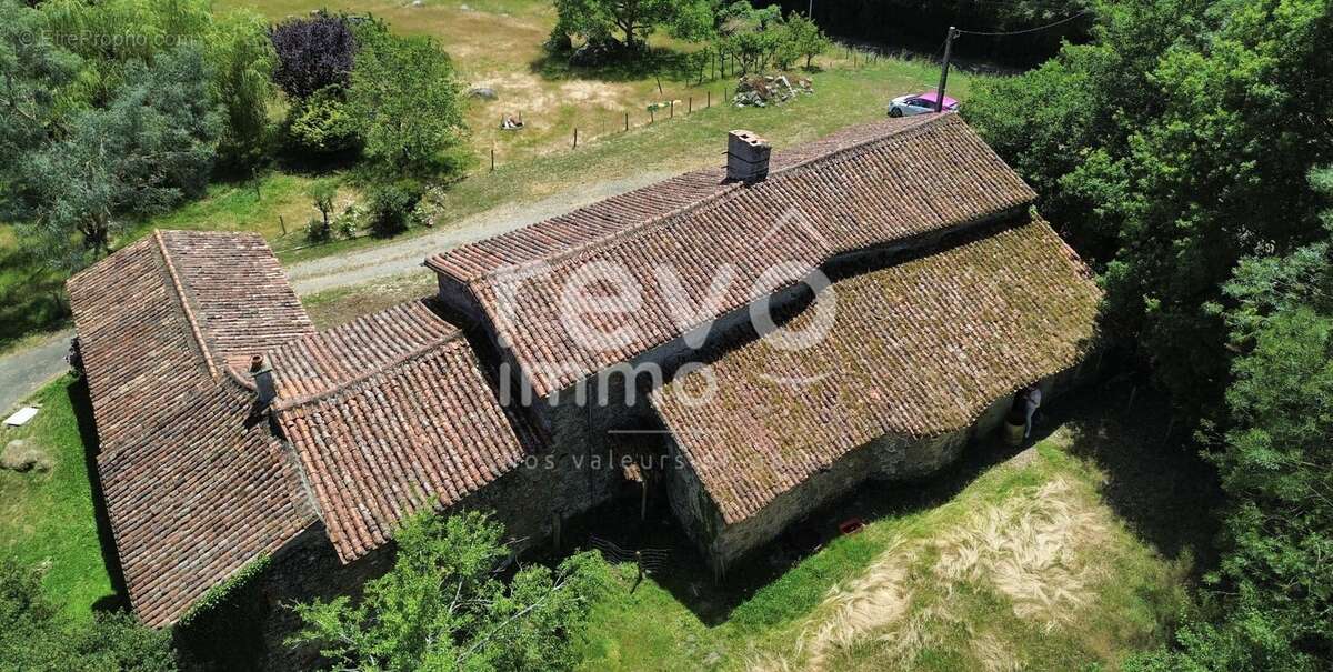 Maison à LA FORET-SUR-SEVRE