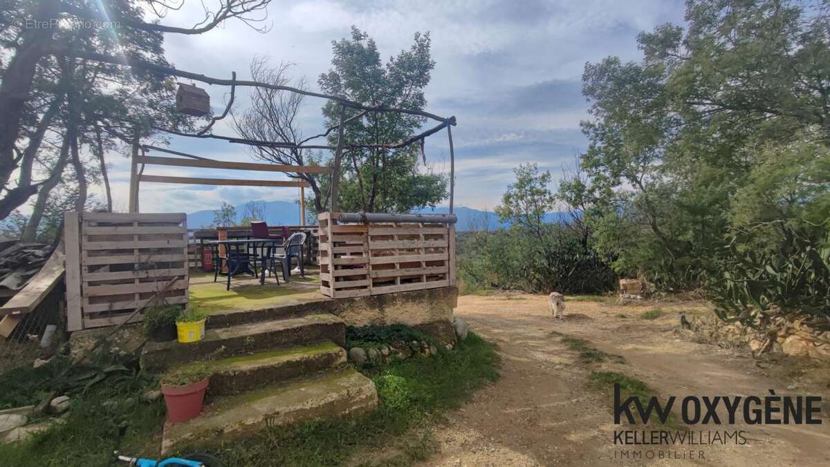 Terrain à SAINT-JEAN-PLA-DE-CORTS