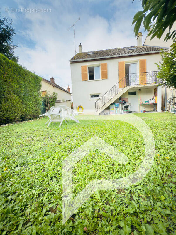 Maison à PERSAN