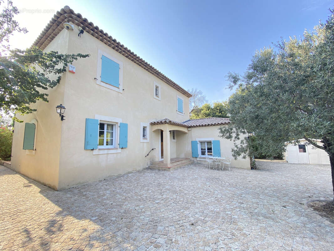 Maison à PLAN-DE-LA-TOUR