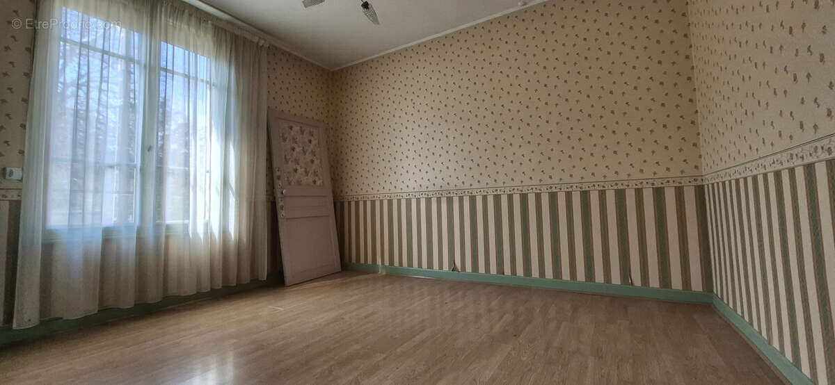 Maison à MONTLUCON