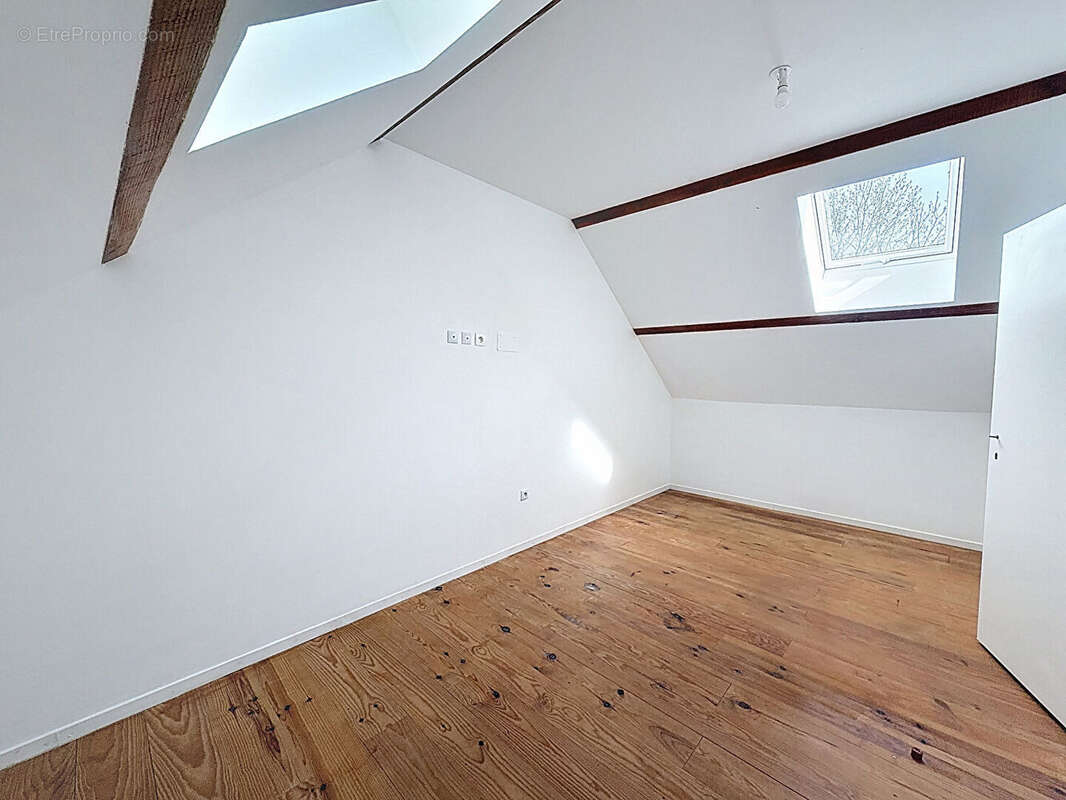 Ensemble immobilier - entièrement rénovée - photo 16