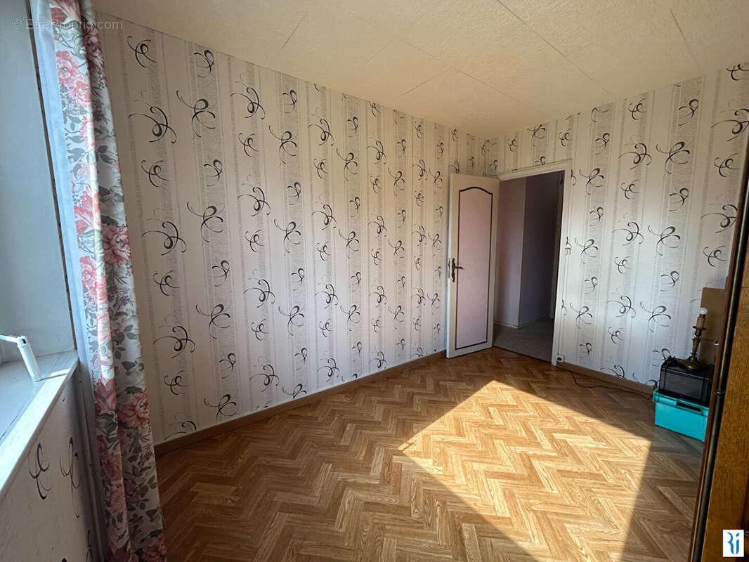 Appartement à MONT-SAINT-AIGNAN