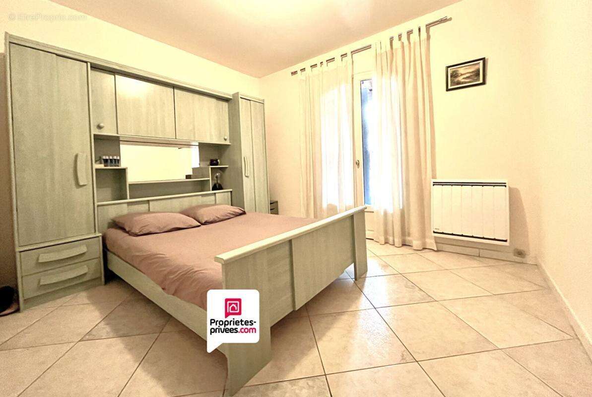 Villa T7 SAINT AUNES  de 210m² avec vue imprenable et piscine - photo 11