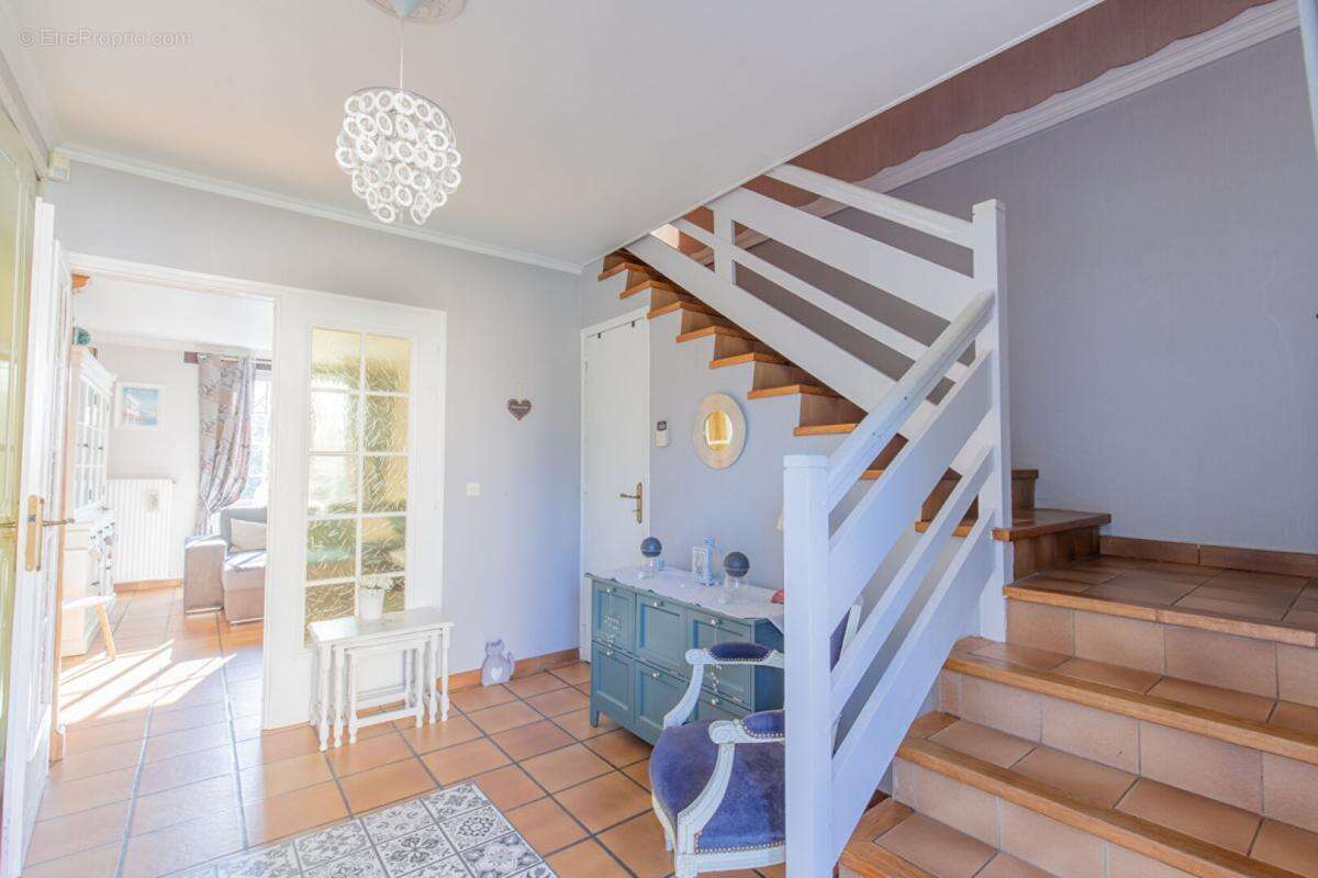 Maison familiale à vendre -  Gaillon Sur Montcient - photo 14