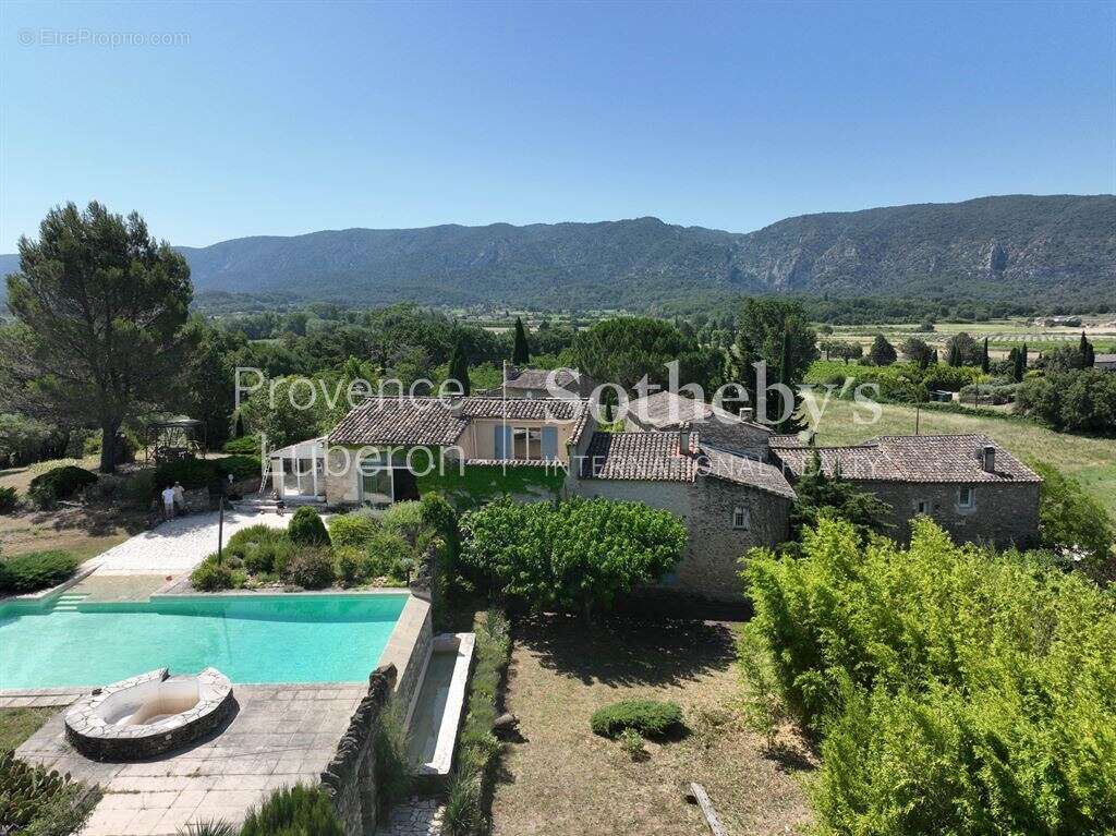 Un hameau sur son promontoire - photo 3