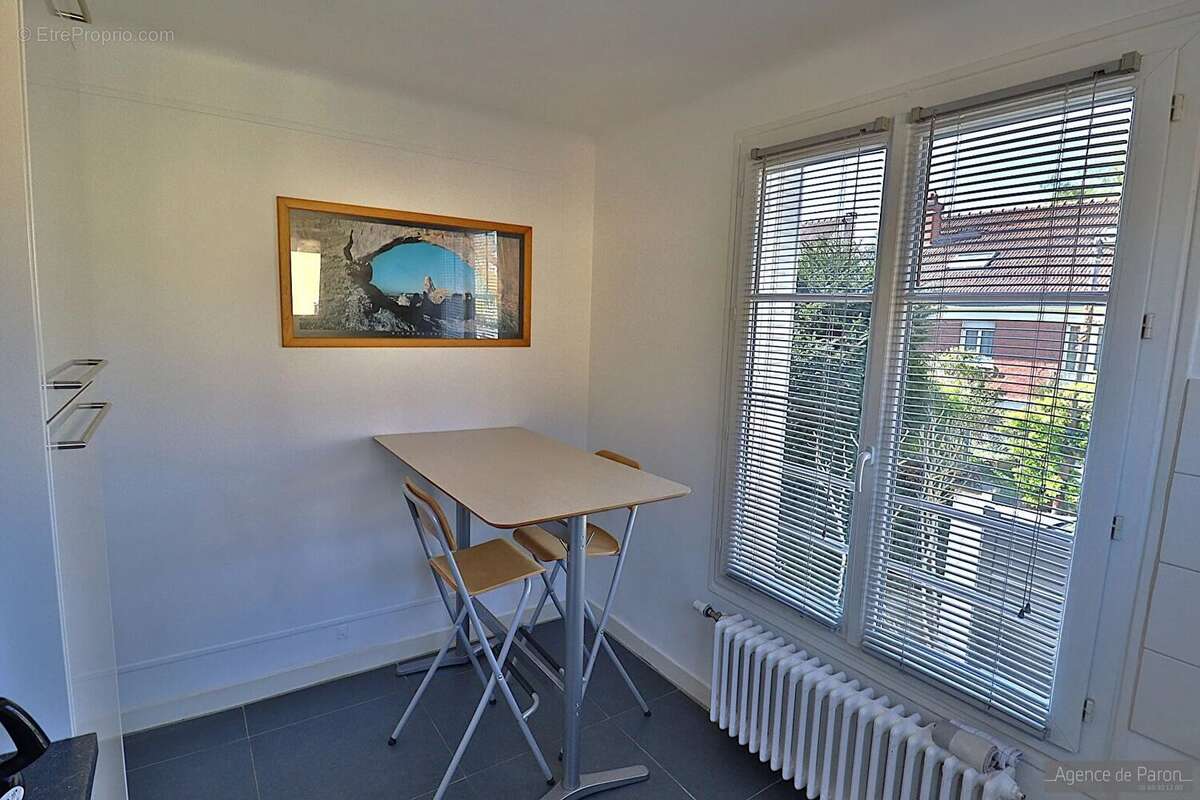 Maison à VERRIERES-LE-BUISSON