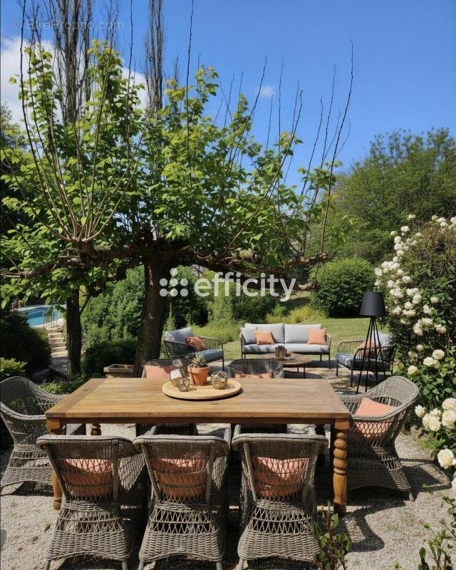 Maison à LA GARDE-FREINET