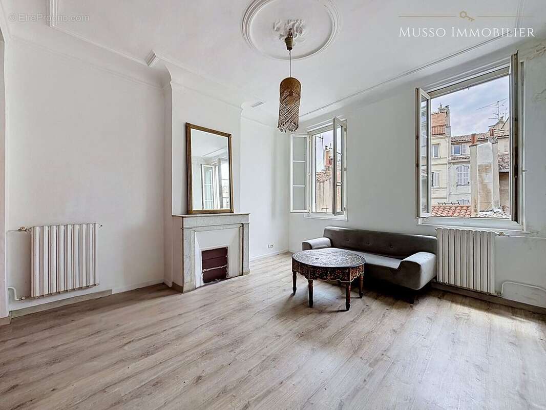 Appartement à MARSEILLE-5E