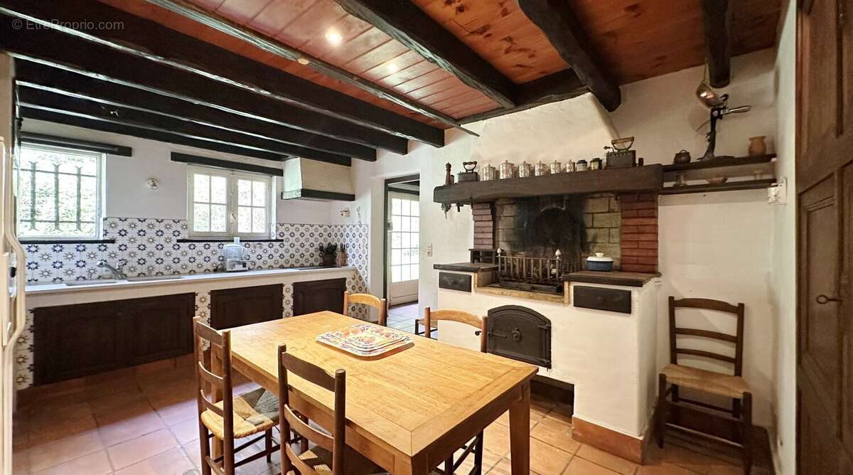 Maison à ANGRESSE